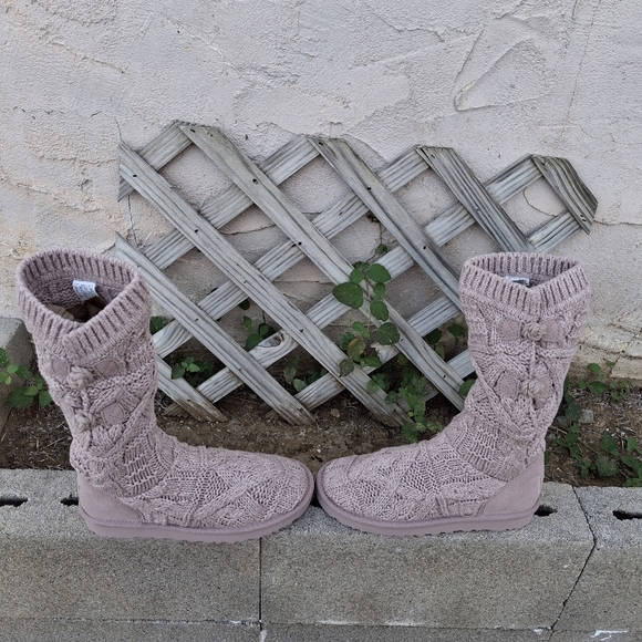 UGG Classic Tall Chunky Cable Knit Creamy White Boots  Women Size 7 - Picture 4 of 16